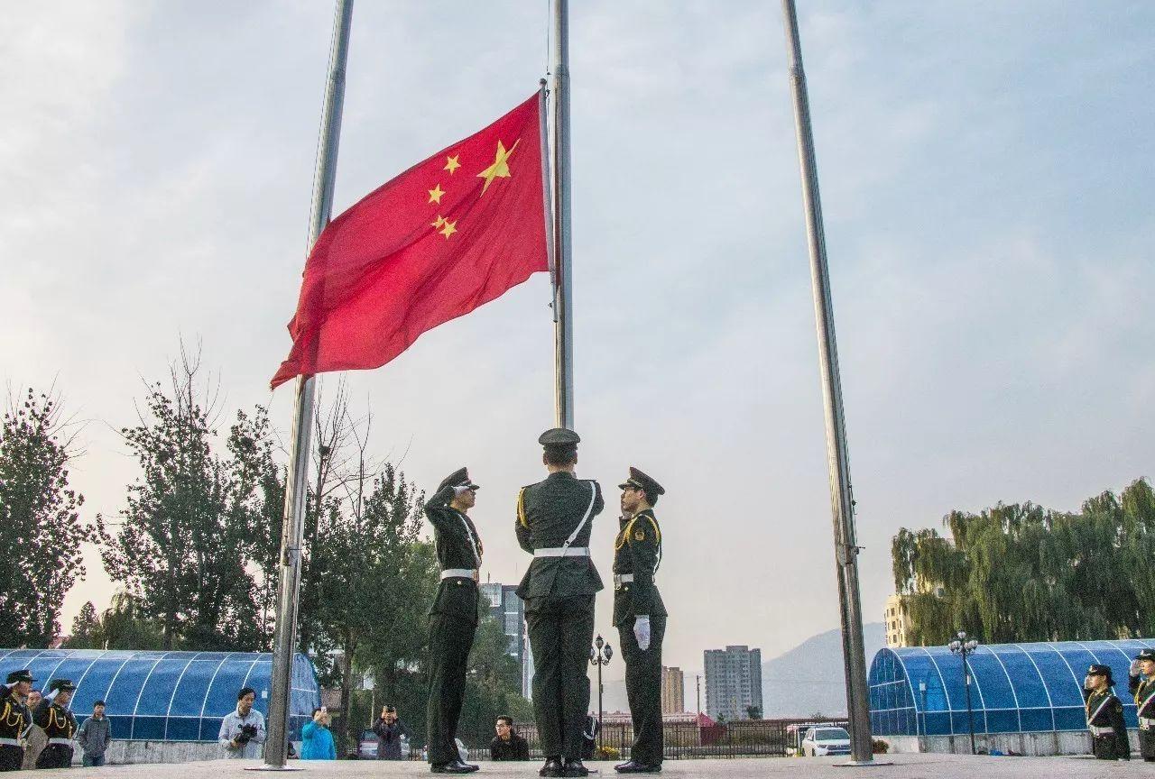 时尚POLO衫