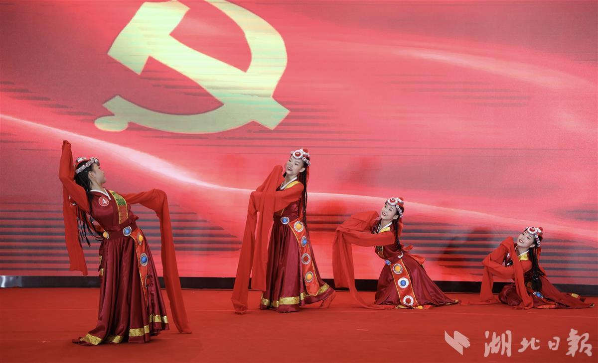 迷路的可爱女宝宝